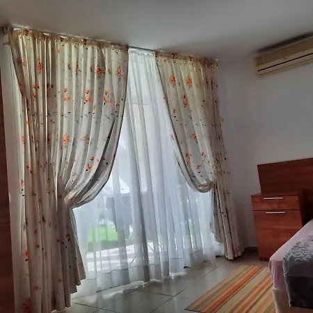 In Sunny Beach, Complex Sun Village, 80 Qm, 2 Bedrooms & Living Near To The Beach, Swimming Pool, Garden * Солнечный берег
