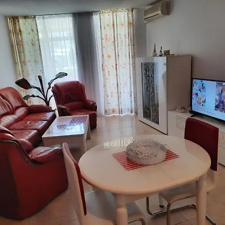 In Sunny Beach, Complex Sun Village, 80 Qm, 2 Bedrooms & Living Near To The Beach, Swimming Pool, Garden * Солнечный берег