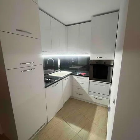 In Sunny Beach, Complex Sun Village, 80 Qm, 2 Bedrooms & Living Near To The Beach, Swimming Pool, Garden Apart Otel